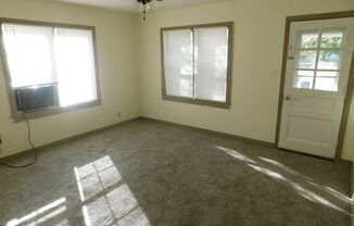 2 beds, 1 bath, $675