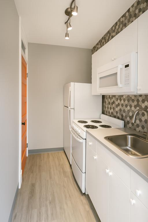 231 W MCMILLAN