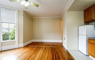 Studio, 1 bath, 383 sqft, $1,995, Unit 09