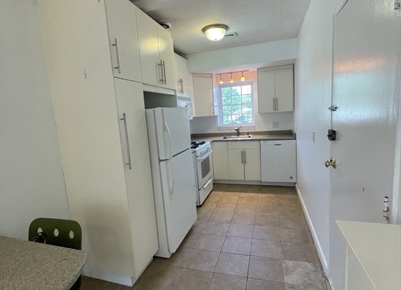 153 LAKESHORE RD