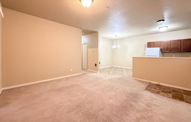 2 beds, 2 baths, 1,090 sqft, $1,600, Unit 523-05