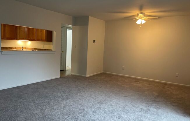 2 beds, 1 bath, 925 sqft, $1,195, Unit 69