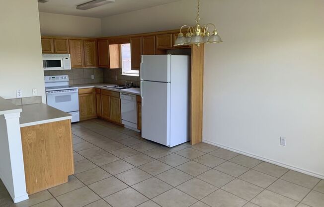 3 beds, 2 baths, $1,595