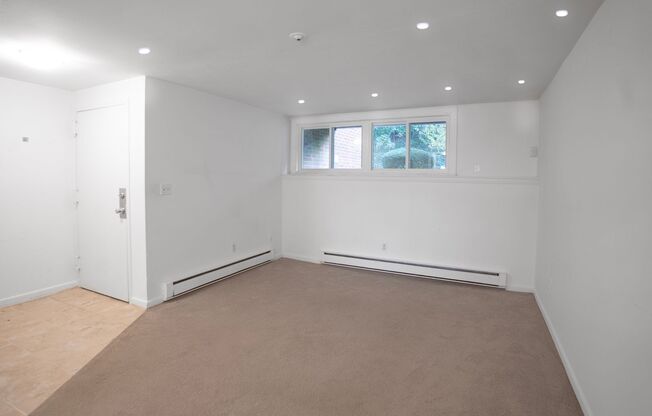 1 bed, 1 bath, 775 sqft, $2,050, Unit 10-2