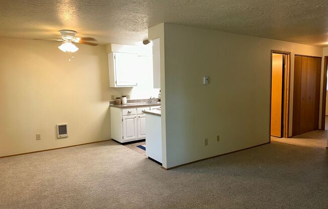 2 beds, 1 bath, 900 sqft, $1,429, Unit 85H