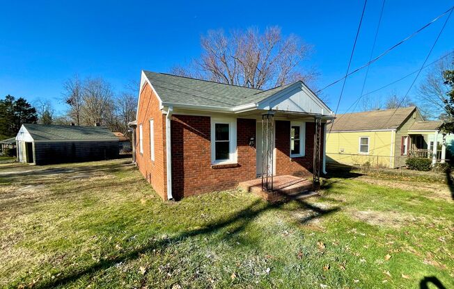 3 Bedroom 1 Bathroom Home Located In Greensboro