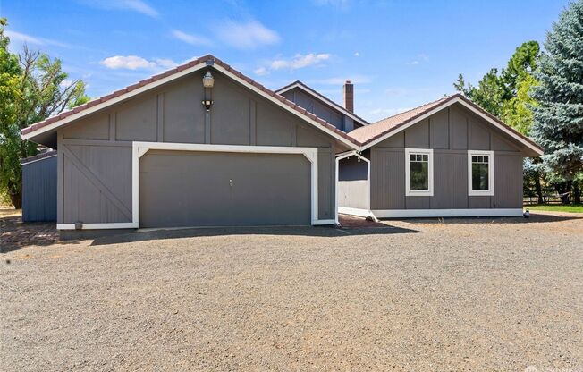 Distinctive Home with Resort Amenities