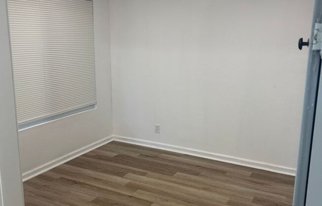 Apartment in San Carlos Creek-Side Views Available for Lease!