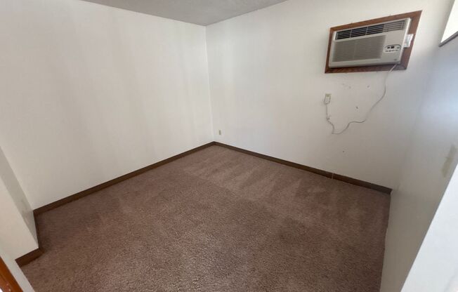 Studio, 1 bath, 500 sqft, $650, Unit 210