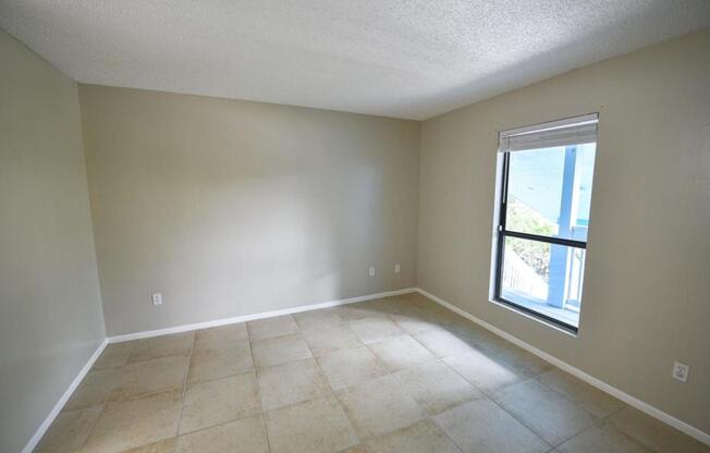 2 beds, 2 baths, 898 sqft, $1,950