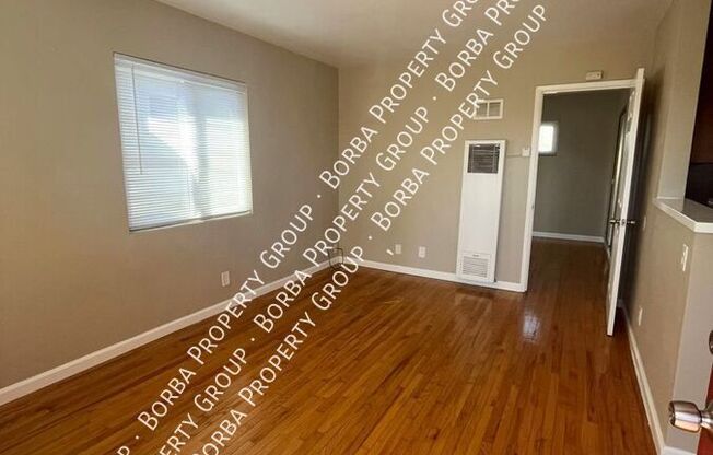 741 GLADYS AVE