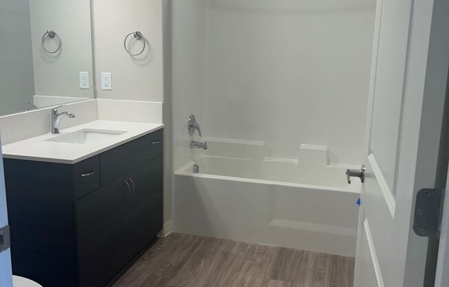 2 beds, 1 bath, 1,005 sqft, $1,715, Unit A22