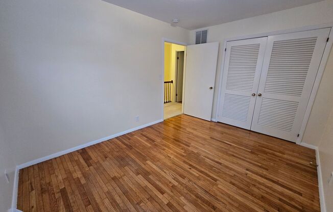 2 beds, 1.5 baths, $1,295, Unit 507 E Locust