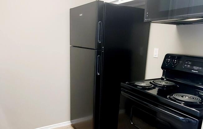 1 bed, 1 bath, 651 sqft, $869