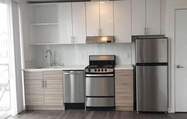 Studio, 1 bath, 325 sqft, $1,425, Unit 403