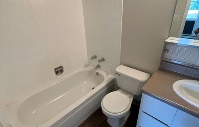 1 bed, 1 bath, 642 sqft, $1,225, Unit 118
