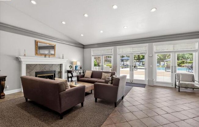 Great 2 Bedroom / 2 Bath - Oakland Hills