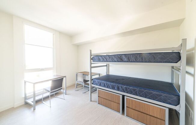 2 beds, 2 baths, 951 sqft, $4,195