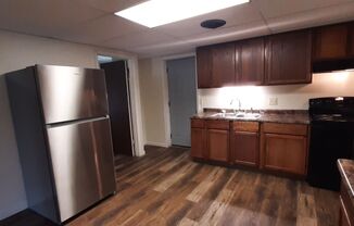 2 beds, 1.5 baths, $850, Unit Apt 4