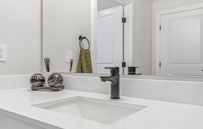 1 bed, 1 bath, 722 sqft, $1,475, Unit 1-208