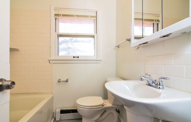 314 Knox Avenue North