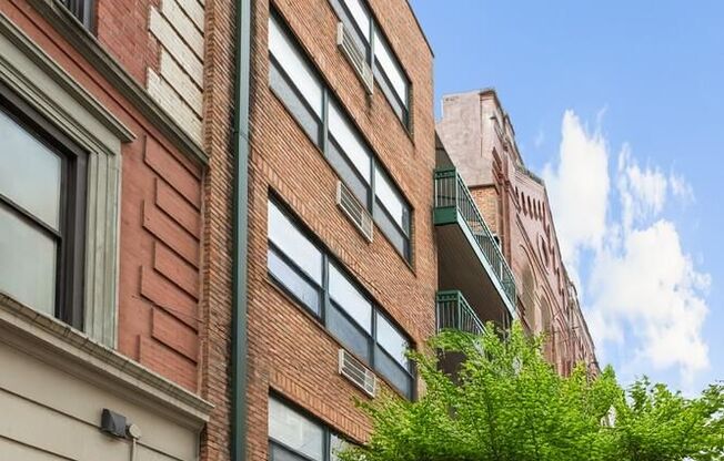 124 E 118 ST