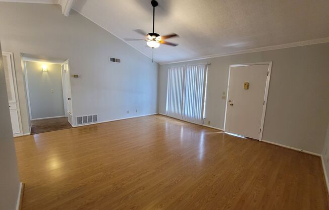 Cute 2 Bedroom 2 Bath Condo close to Medical Center