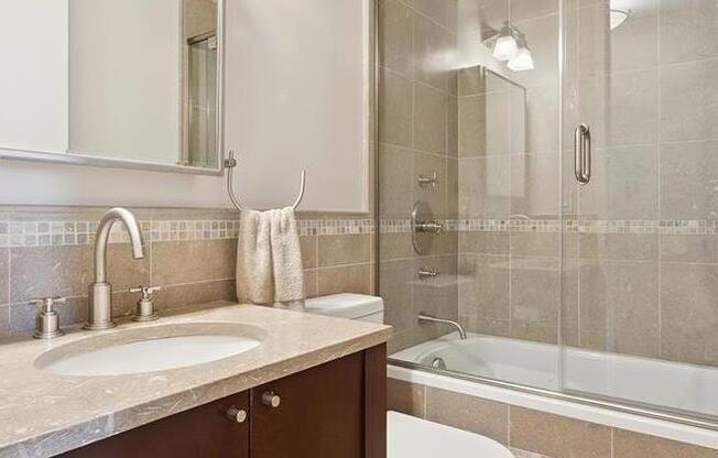 1 bed, 2 baths, 838 sqft, $5,995, Unit 19-B