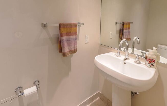 1 bed, 1.5 baths, $1,975, Unit # 1105