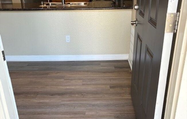 2 beds, 2 baths, 900 sqft, $2,015, Unit 156