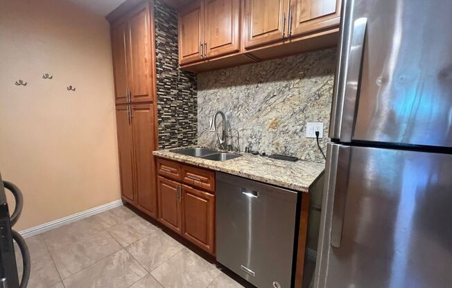 Completely remodeled gated community 1 bedroom/1 ba condo $2250