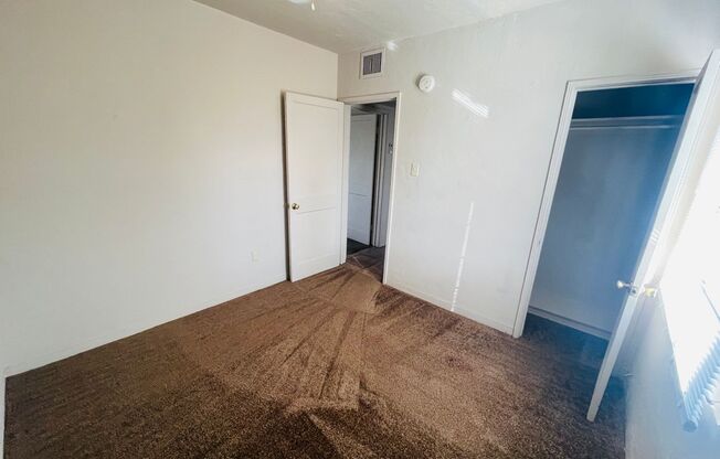 2 beds, 1 bath, $999, Unit Forg2114C