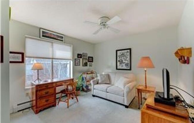 2 beds, 1 bath, $1,949, Unit # 6312