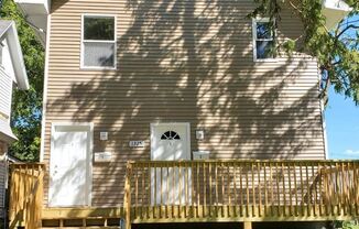 22nd St Duplex - Near Drake University