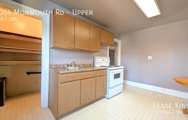 1064 MONMOUTH RD