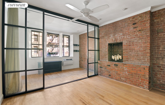 250 W 15 ST