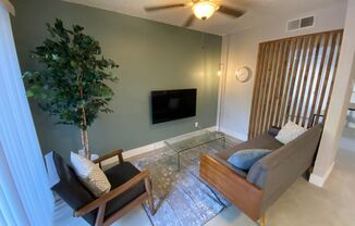 1 bed, 1 bath, 400 sqft, $650, Unit 4767 N Cedar Ave #105 2S