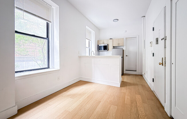 100 W 67 ST 4 SE