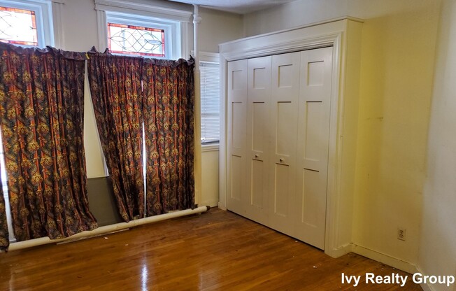 23 Temple St