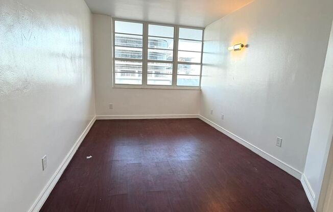 1 bed, 1 bath, $2,400, Unit Unit 1027