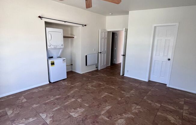 2 beds, 1 bath, 700 sqft, $1,900, Unit #C