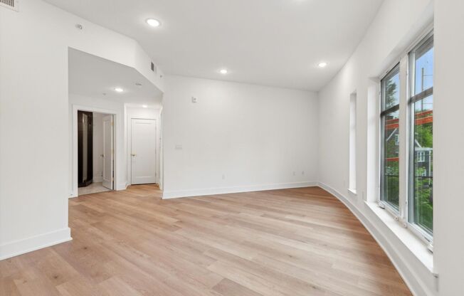 367 W Hortter St
