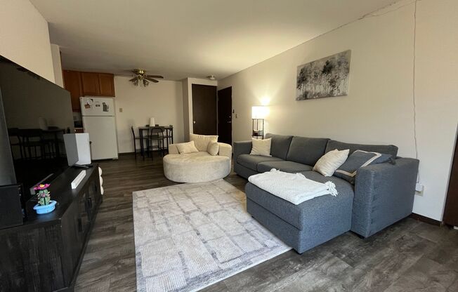 1 bed, 1 bath, $975, Unit 30
