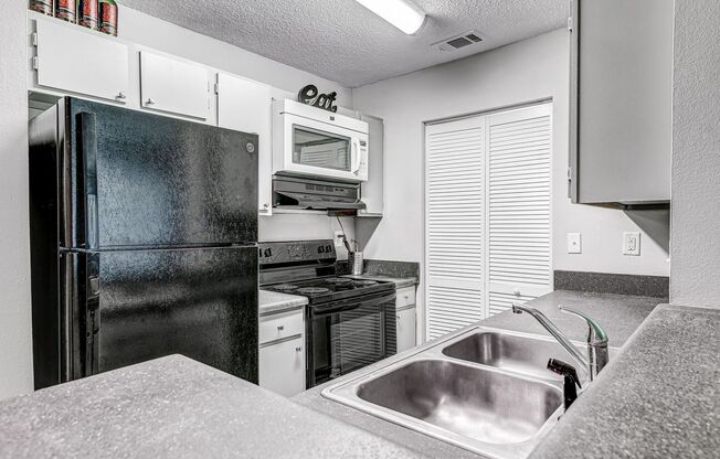 2 beds, 2 baths, 1,000 sqft, $1,050, Unit B15