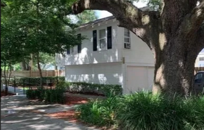 1 BEDROOM WALKING DISTANCE TO THE HEART OF SANFORD