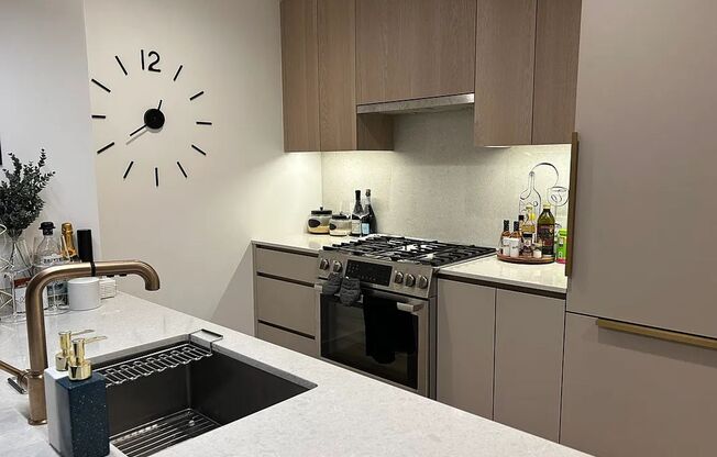 Skyline Tower - 2707