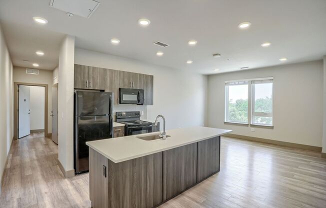 4 beds, 4 baths, 1,094 sqft, $2,900, Unit 202
