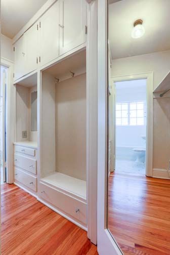 Studio, 1 bath, 425 sqft, $1,225