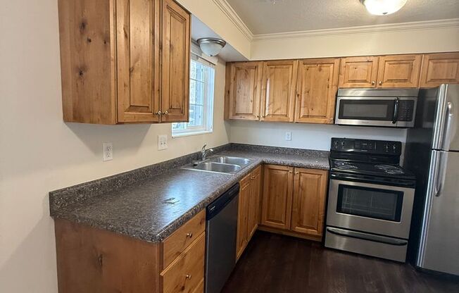 Creekside Oaks Apartments