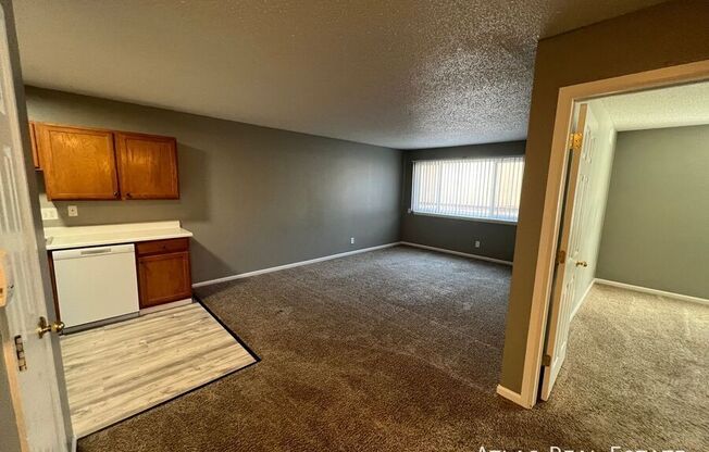 2614 E FOUNTAIN BLVD